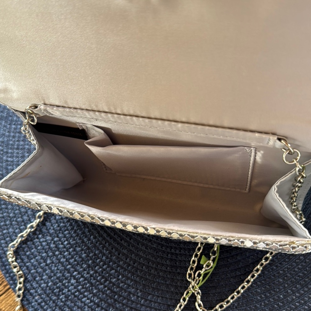 Silver Chainmail Clutch With Versatile Strap - image 4